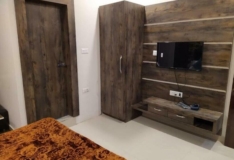 酒店 Supreme By Wb Inn