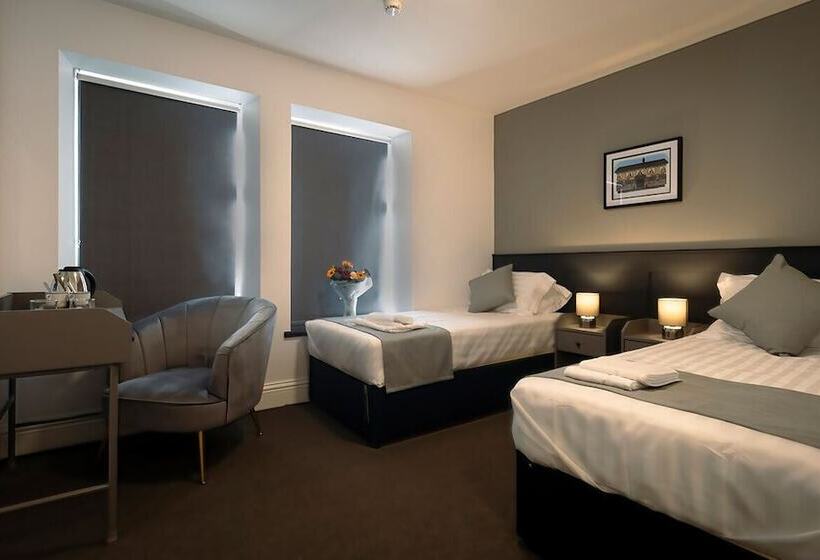 فندق The Friendship