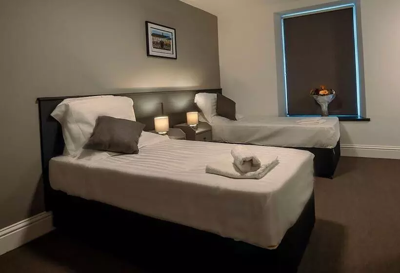 هتل The Friendship