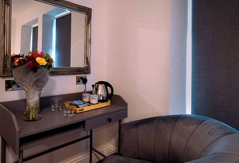 فندق The Friendship