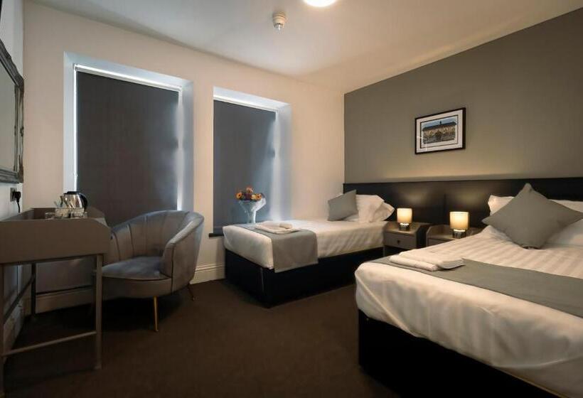 فندق The Friendship