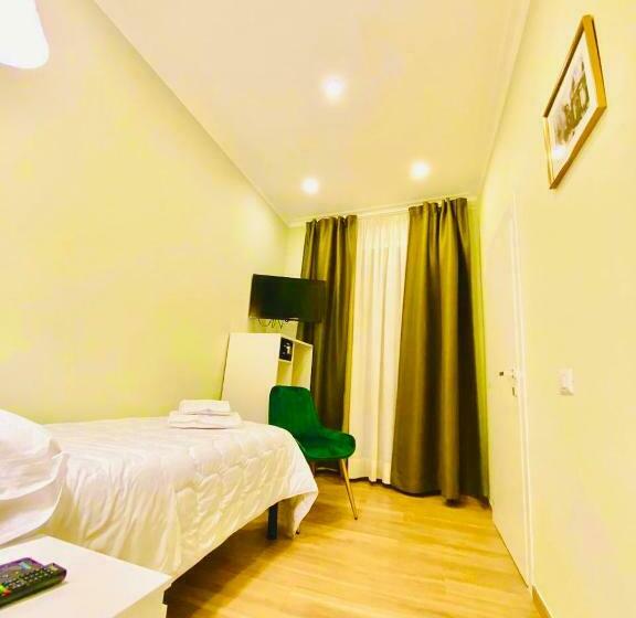 Pensión Garibaldi Home