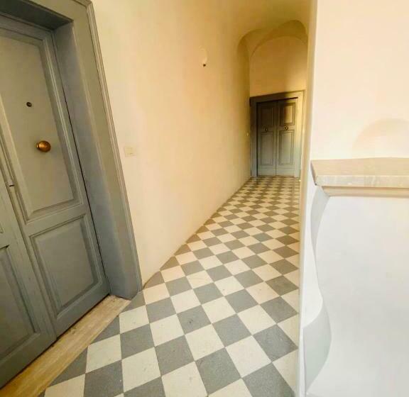 Pensión Garibaldi Home