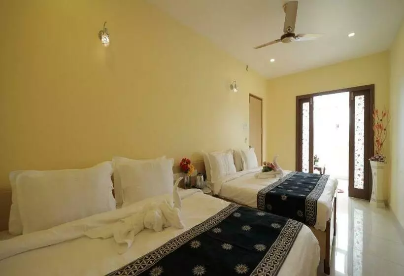 هتل Nadanam Inn