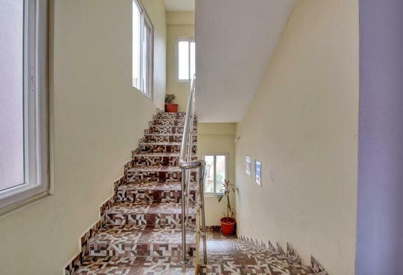 בית מלון כפרי Oyo 92836  Amaravati Grand