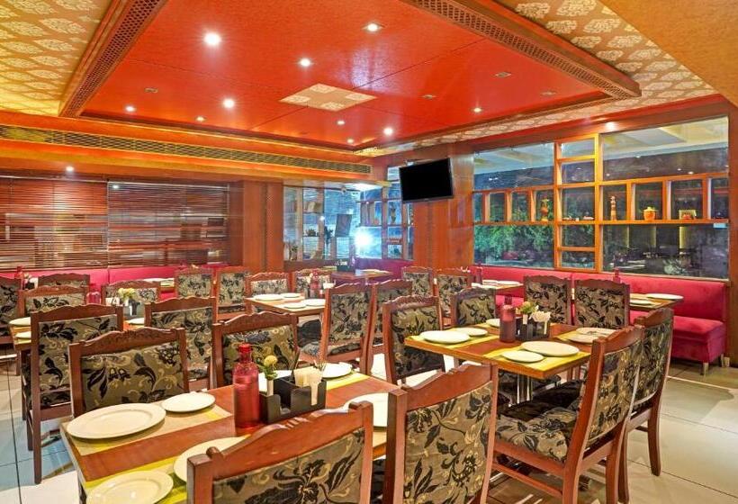 Hotel Treebo The Royal Cm, 4 Km From City Palace