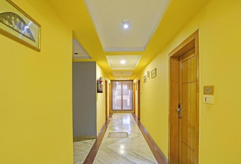 Hotel Treebo The Royal Cm, 4 Km From City Palace