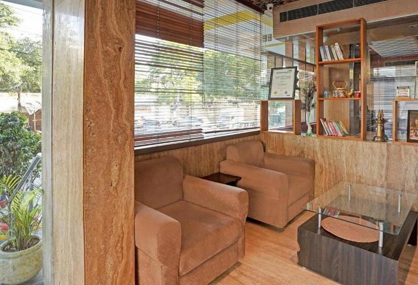 Hotel Treebo The Royal Cm, 4 Km From City Palace