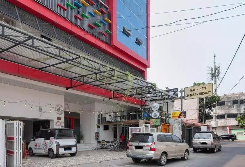 Urbanview Hotel Kota Tua Jakarta