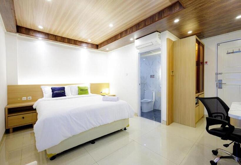 Urbanview Hotel Kota Tua Jakarta
