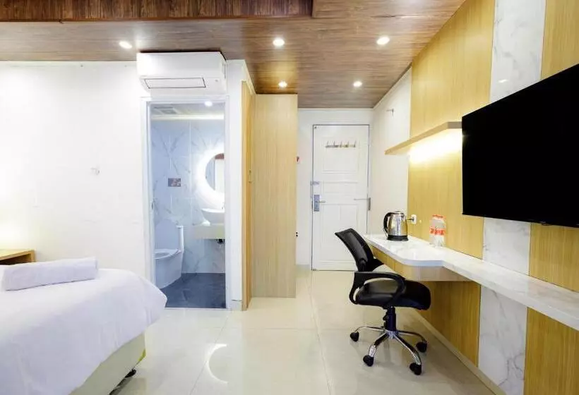 Urbanview Hotel Kota Tua Jakarta