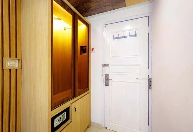 Urbanview Hotel Kota Tua Jakarta