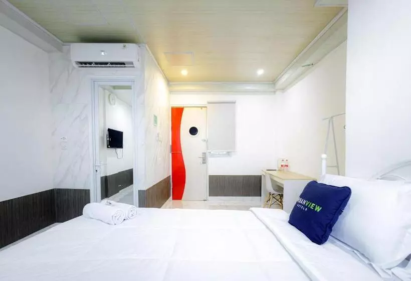 Urbanview Hotel Kota Tua Jakarta