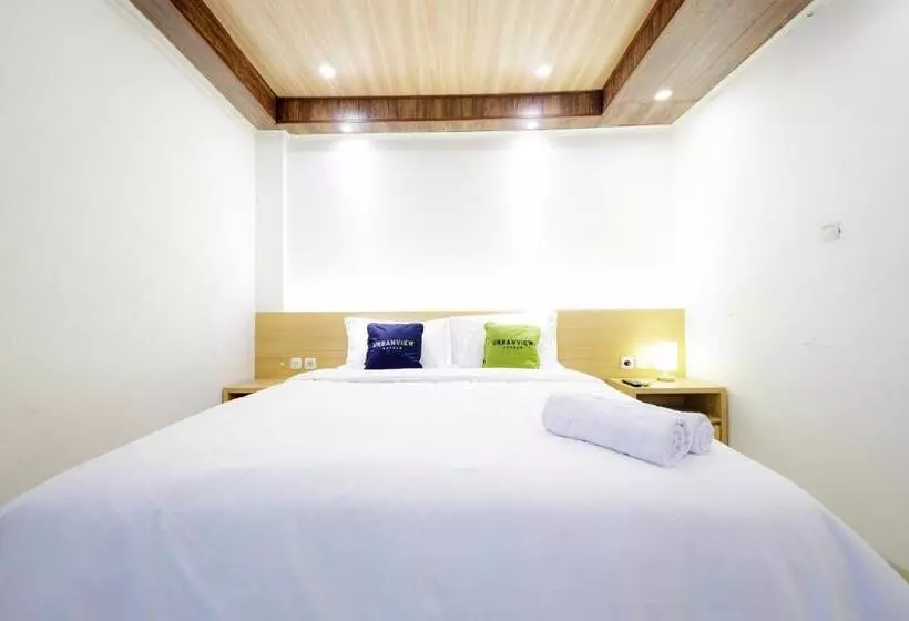 Urbanview Hotel Kota Tua Jakarta