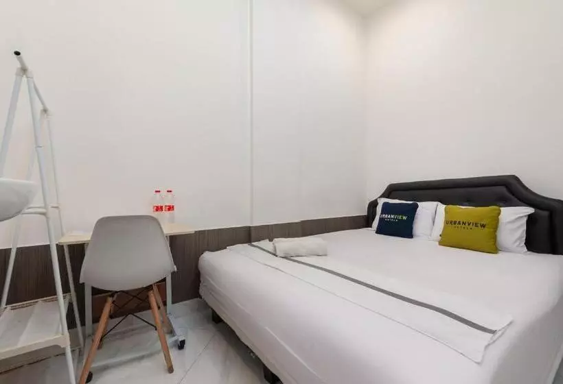 Urbanview Hotel Kota Tua Jakarta
