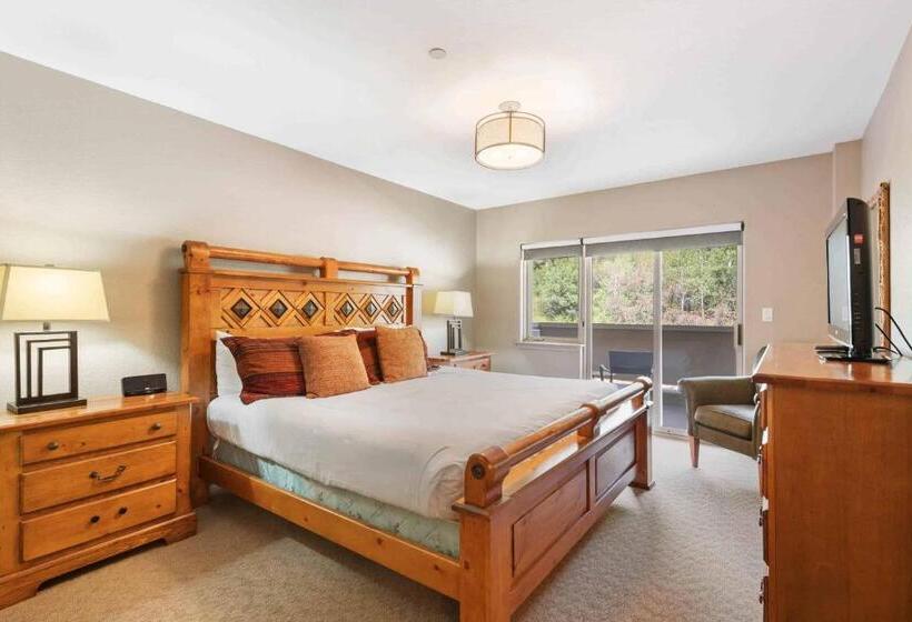 St James Place By East West Hospitality