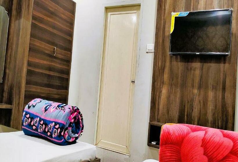 Staymaker Hotel Shanti Niketan