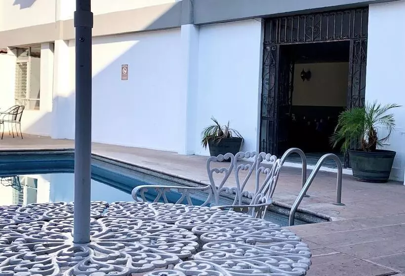 ホテル Bedd Express Querétaro