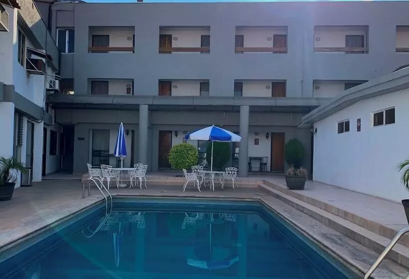 ホテル Bedd Express Querétaro