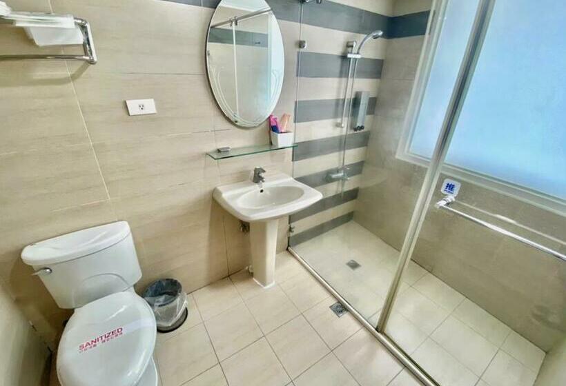 هاستل Royal Business