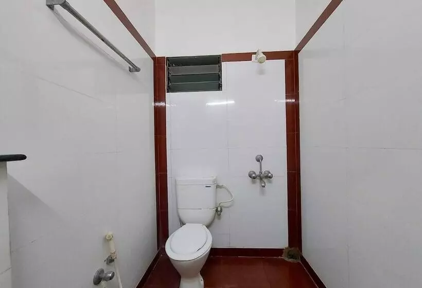 Hotelli Mira International