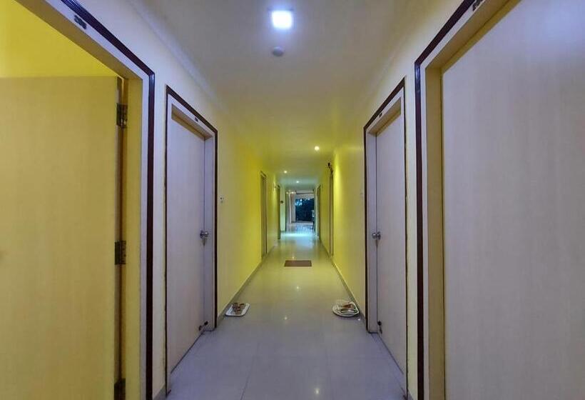 בית מלון כפרי Mira International