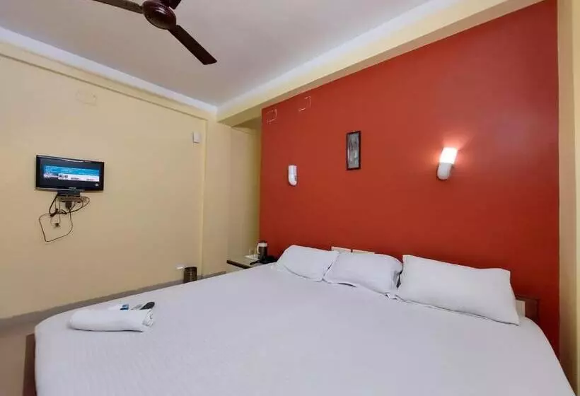 Hotelli Mira International