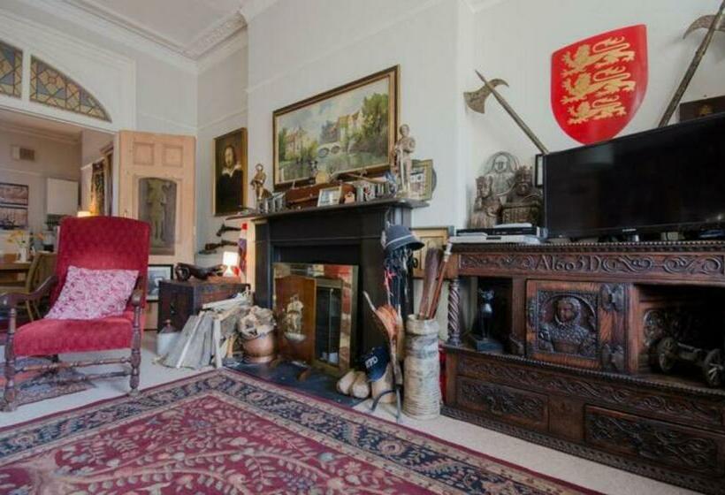 بنسيون 16 Brunswick Sq