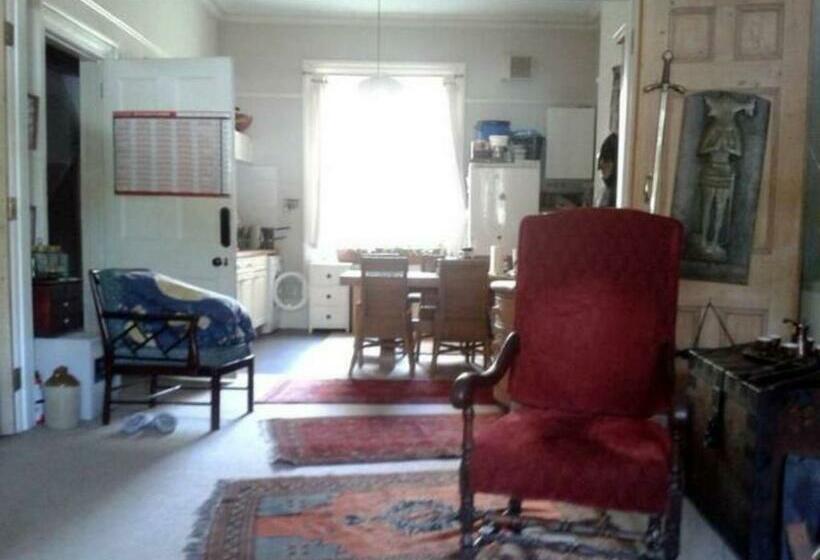 بنسيون 16 Brunswick Sq