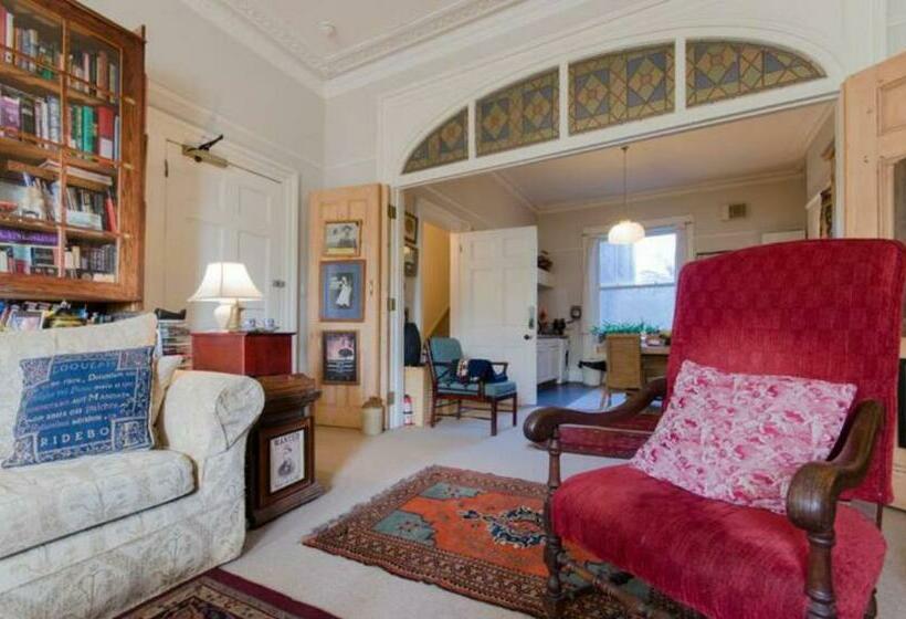 بنسيون 16 Brunswick Sq