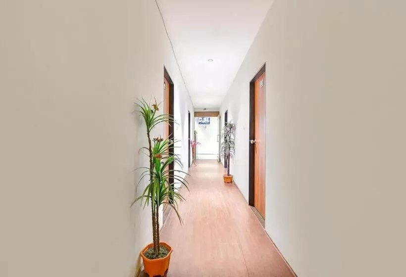 Fabhotel Nidhivan, Udhna Junction