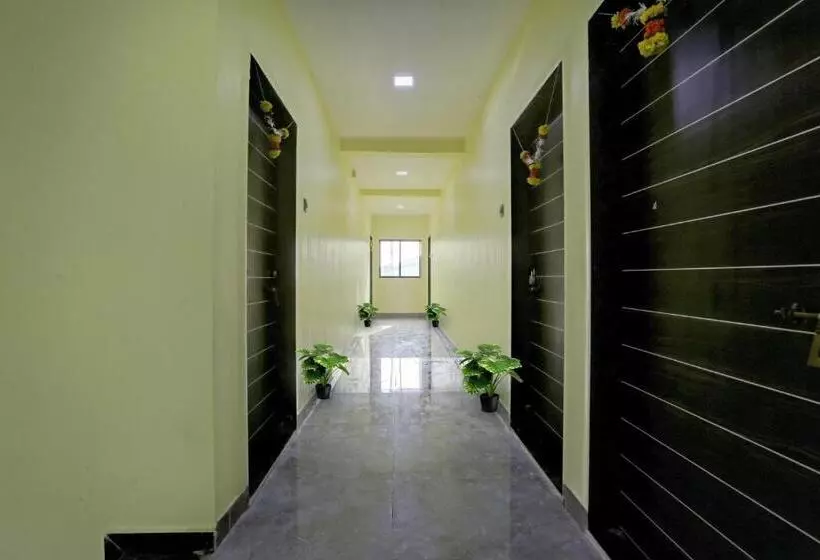 ホテル Om Sai Ram Residency