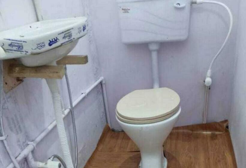 בית מלון כפרי Oyo 70099 Blue Star Rr