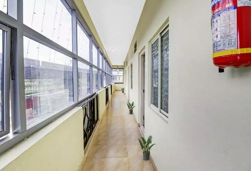 Hotelli Flagship Sai Boarding And Lodging Near Kengeri  Metro Station