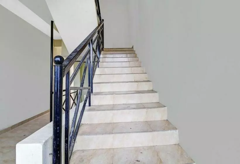 Hotelli Flagship Sai Boarding And Lodging Near Kengeri  Metro Station
