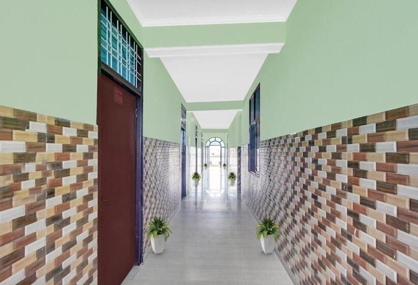 ホテル Spot On  Surya Rooms & Banquet