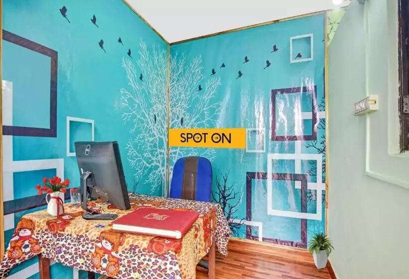 ホテル Spot On Surya Rooms & Banquet