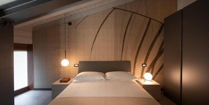 Общежитие Monte Isola   Decio Rooms