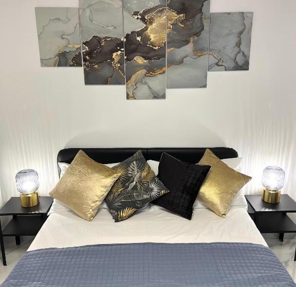 Fellini Suites Lungomare Near The Sea