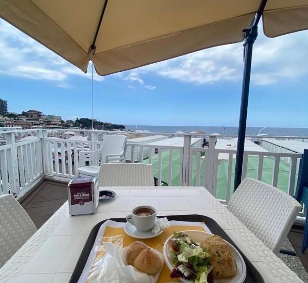 Fellini Suites Lungomare Near The Sea