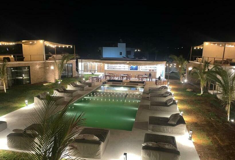 فندق Bora Boutique Adults Only