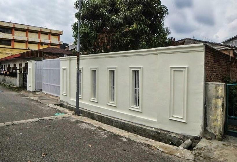 בית מלון כפרי Oyo 91776 Bina Family Homestay