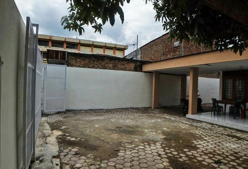 בית מלון כפרי Oyo 91776 Bina Family Homestay