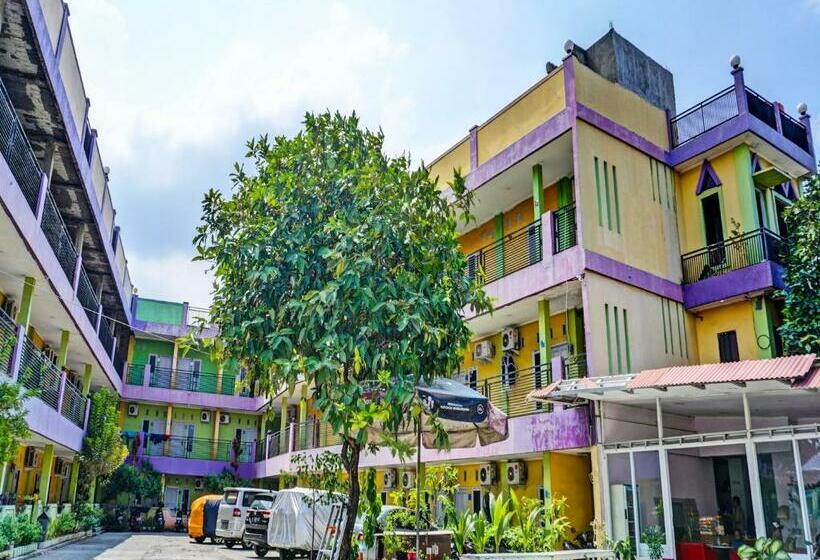 בית מלון כפרי Oyo 91796 Guest House Ghalta Syariah