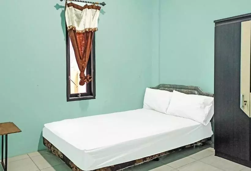 Hotelli Spot On 91791 Homestay Surya Syariah