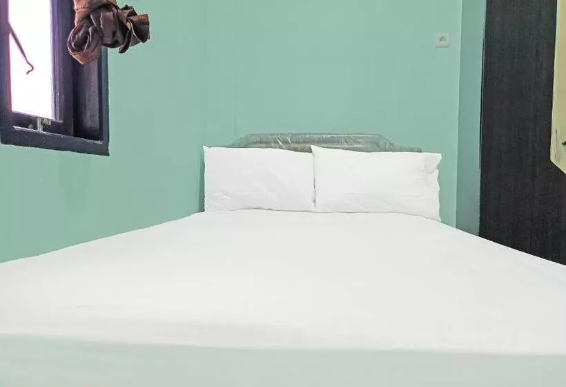 Hotelli Spot On 91791 Homestay Surya Syariah