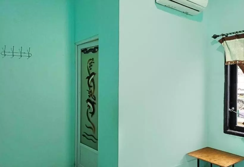 Hotelli Spot On 91791 Homestay Surya Syariah