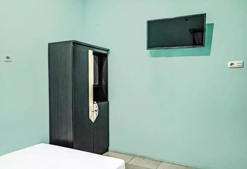 Hotelli Spot On 91791 Homestay Surya Syariah