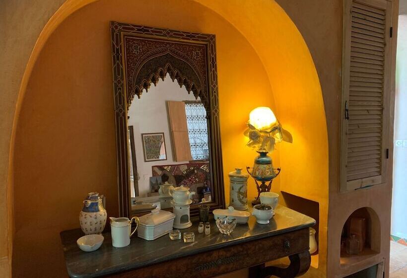 Pension Room In Guest Room  Charming Guest House With Pool For 6 People 1