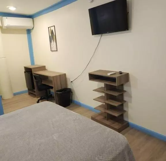 Pit Stop Hostel